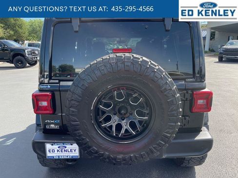 Used 2021 Jeep Wrangler Unlimited Sahara w/ Cold Weather Group AWD/4WD image 31