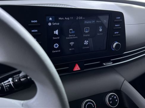 Used 2025 Hyundai Elantra SE image 20