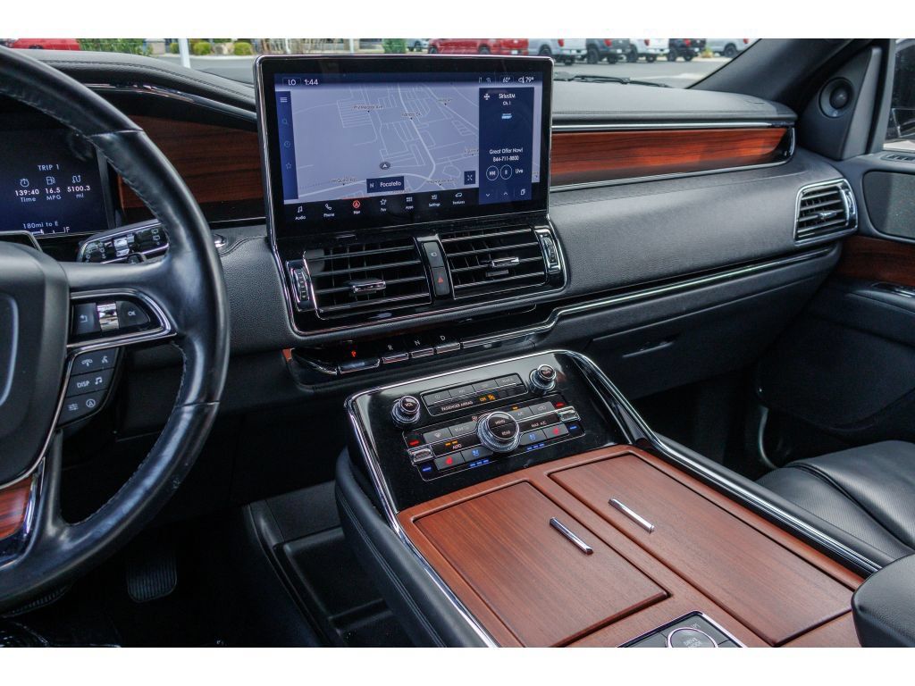 Used 2024 Lincoln Navigator L 4WD image 25