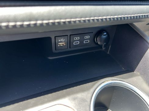 Used 2023 Toyota Highlander XLE AWD/4WD image 23