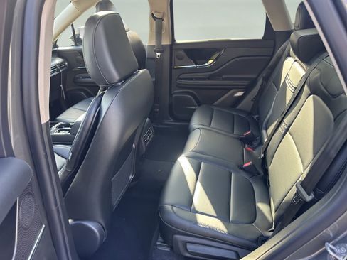 New 2026 Lincoln Corsair Premiere image 9