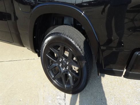 Used 2025 RAM 1500 Laramie w/ Night Edition AWD/4WD image 8