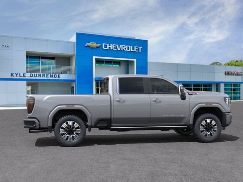 New 2025 GMC Sierra 2500 Denali w/ Denali Reserve Package image 13