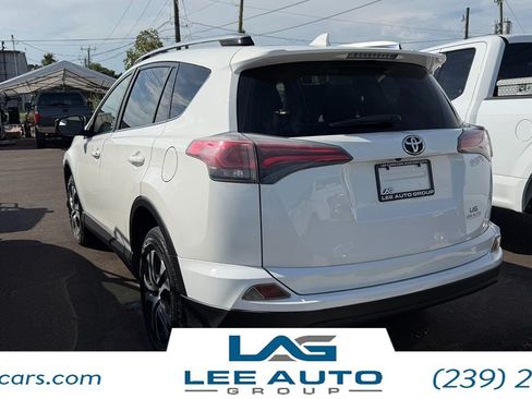 Used 2017 Toyota RAV4 LE FWD image 2