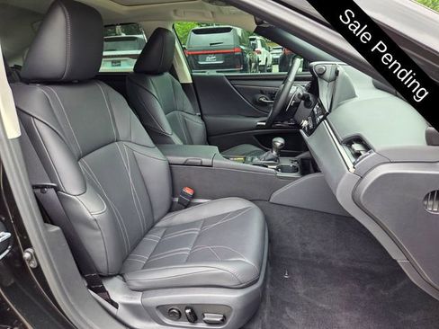 Used 2025 Lexus ES 300h Ultra Luxury w/ Accessory Package (Z1) FWD image 19