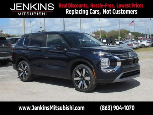 New 2026 Mitsubishi Outlander SE FWD image 1