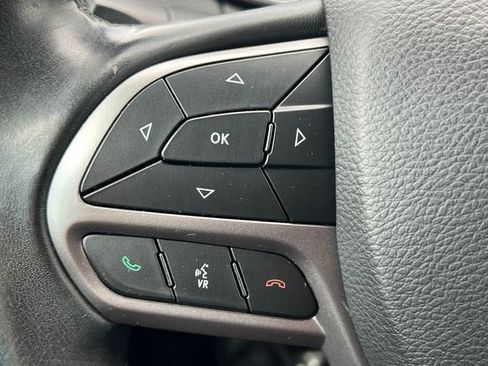 Used 2019 Jeep Cherokee Latitude Plus AWD/4WD image 20