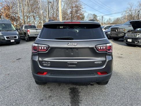 Used 2019 Jeep Compass Latitude image 4