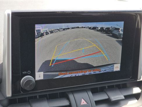 Used 2023 Toyota RAV4 XLE w/ Convenience Package image 4