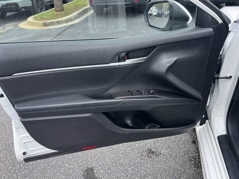 Used 2023 Toyota Camry SE FWD image 14