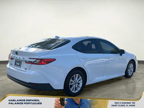 Used 2025 Toyota Camry LE image 6
