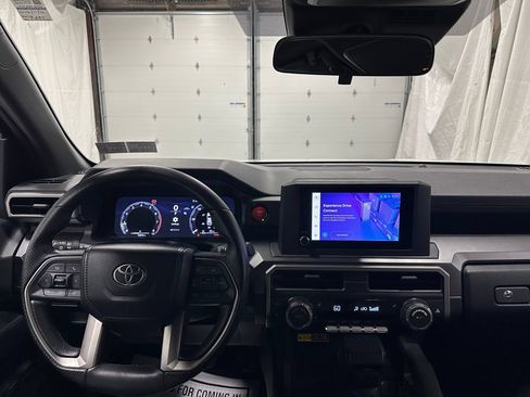 Used 2025 Toyota 4Runner TRD Off-Road AWD/4WD image 16