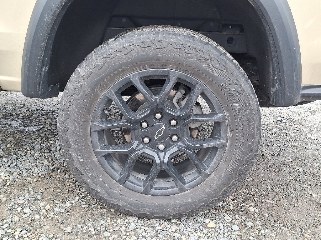 Used 2023 Chevrolet Colorado Trail Boss w/ LPO, Dark Essentials Package AWD/4WD image 31