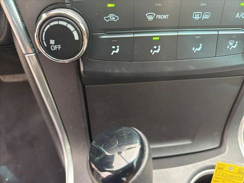 Used 2015 Toyota Camry SE FWD image 14