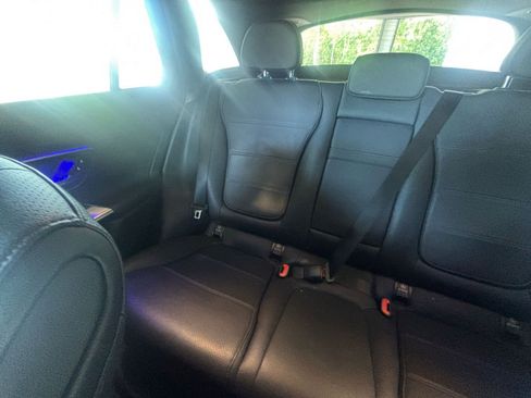 Used 2024 Mercedes-Benz GLC 300 image 42