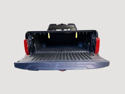 Used 2025 Toyota Tundra Limited AWD/4WD image 16