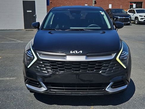 Used 2024 Kia Sportage LX FWD image 2