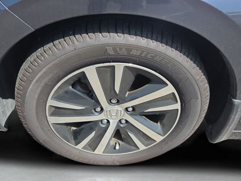 Certified 2024 Honda Civic LX image 27