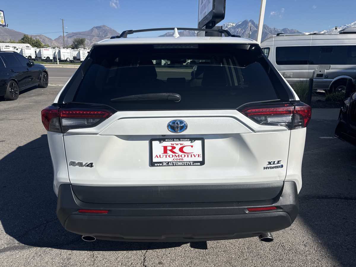 Used 2023 Toyota RAV4 XLE Premium AWD/4WD image 6