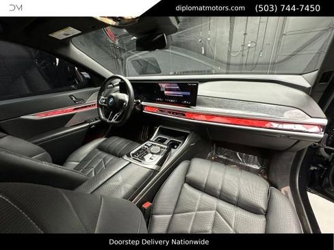 Used 2024 BMW i7 xDrive60 AWD/4WD image 19
