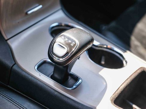 Used 2015 Jeep Grand Cherokee Altitude AWD/4WD image 21