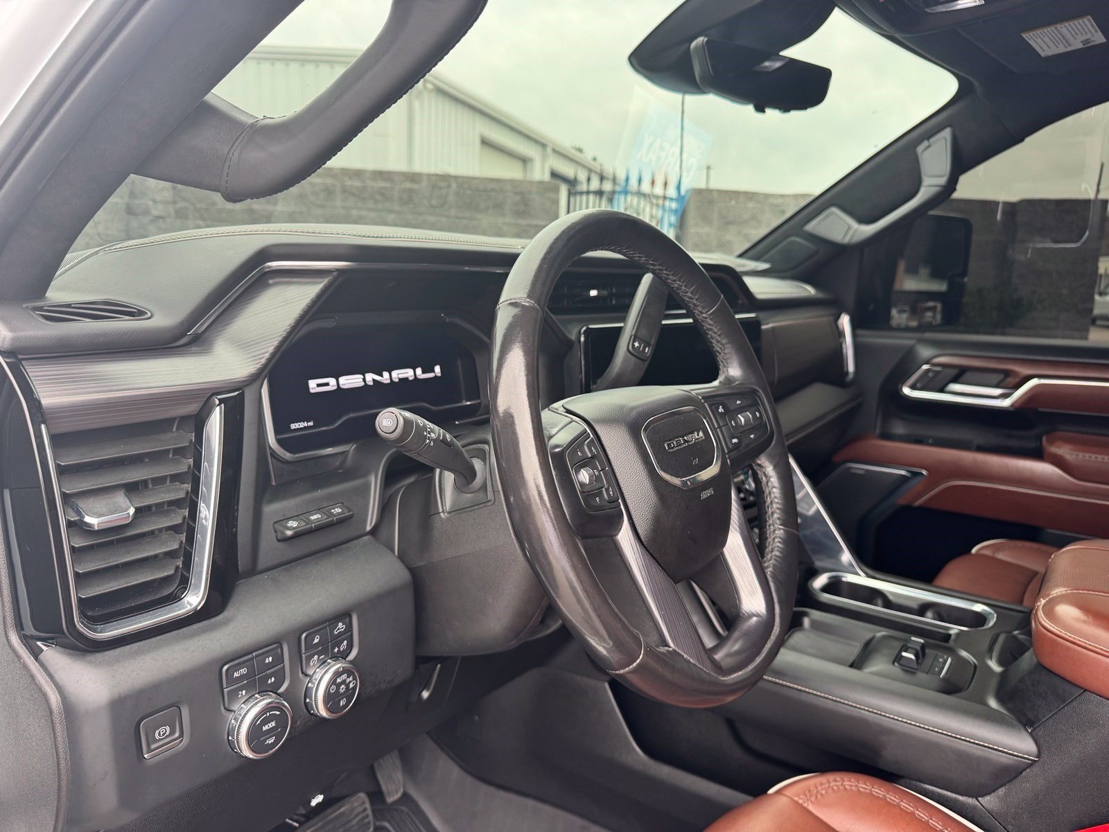 Used 2024 GMC Sierra 2500 Denali Ultimate AWD/4WD image 31
