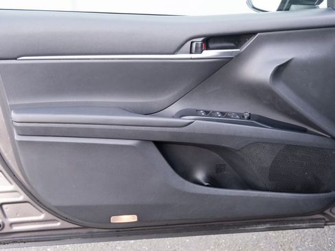 Used 2018 Toyota Camry SE image 12