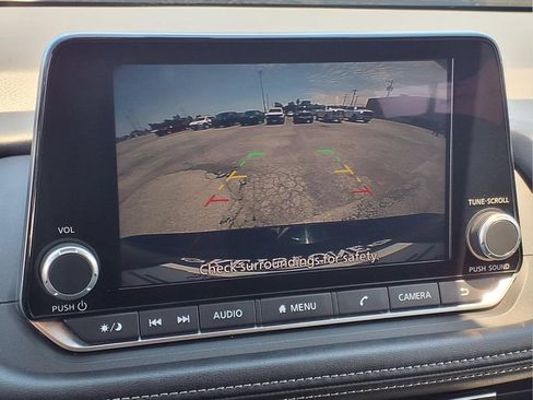 Used 2025 Nissan Rogue SV FWD image 11