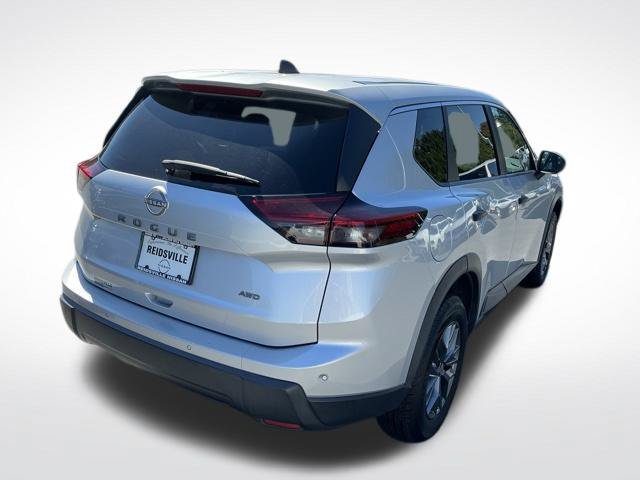 Used 2024 Nissan Rogue S AWD/4WD image 5