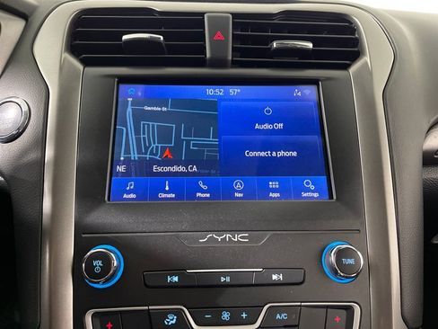 Used 2020 Ford Fusion SE image 22