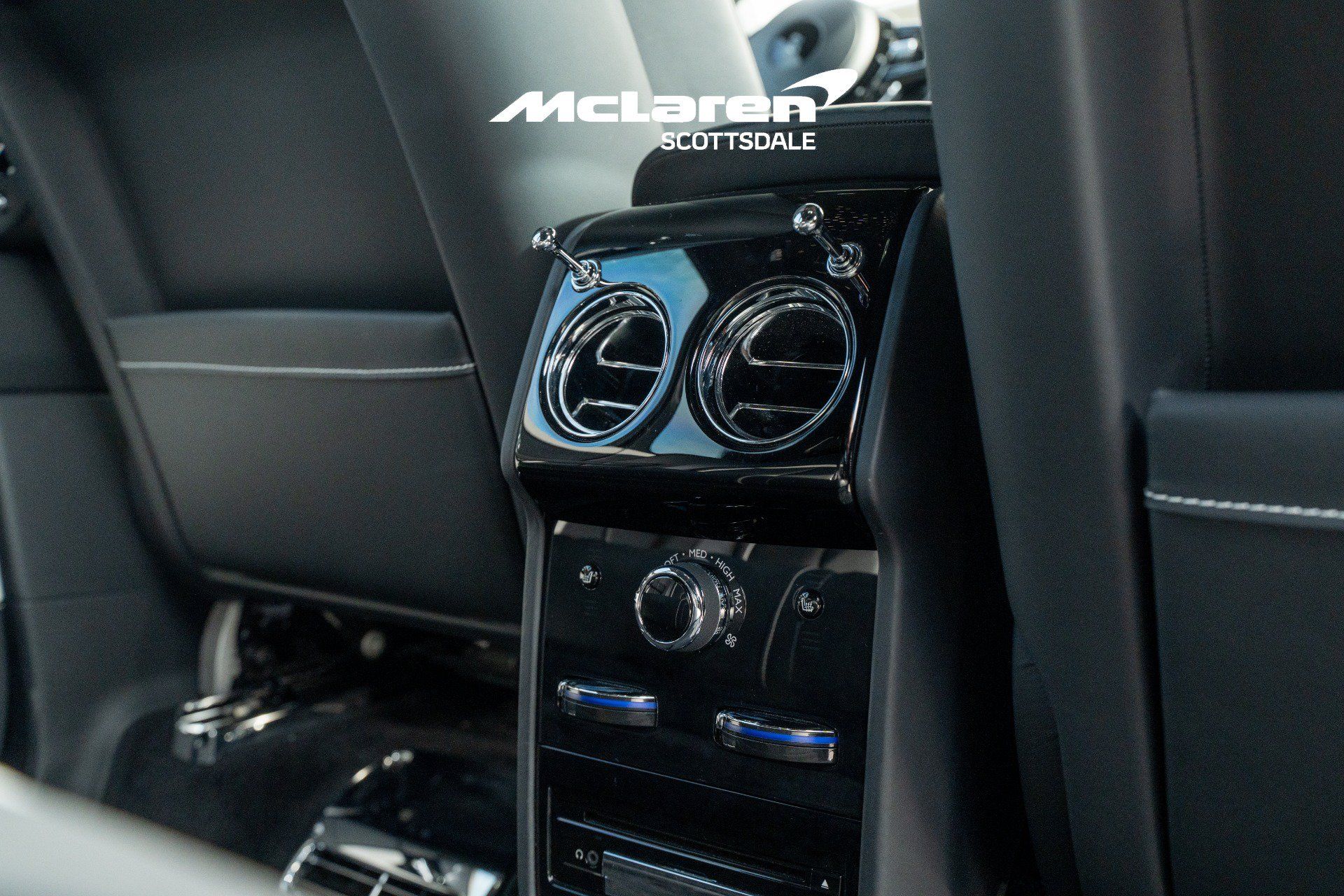 Used 2022 Rolls-Royce Cullinan AWD/4WD image 24