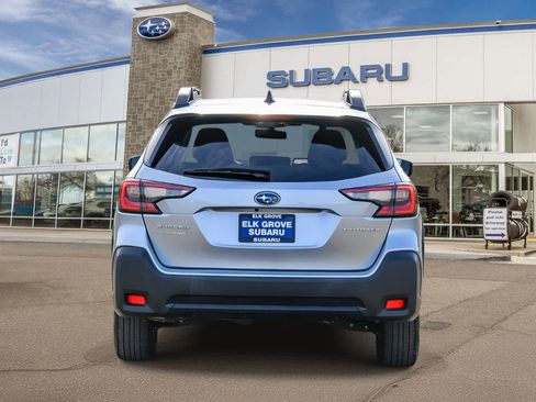 Used 2023 Subaru Outback Premium image 3