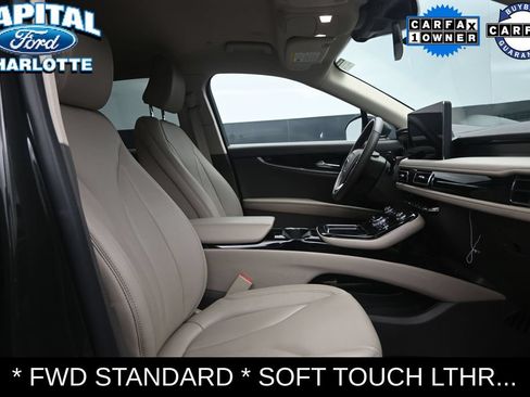 Used 2023 Lincoln Nautilus FWD image 12