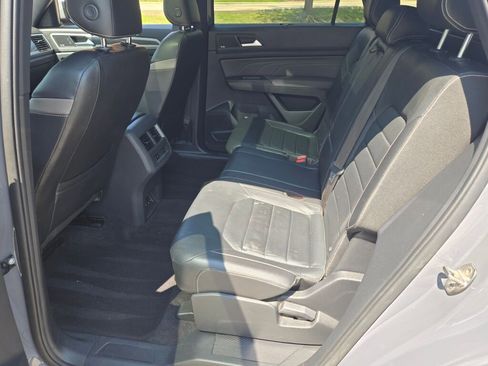 Used 2021 Volkswagen Atlas Cross Sport SEL Premium image 19