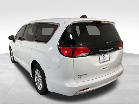 Used 2023 Chrysler Voyager LX FWD image 7