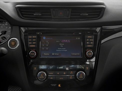 Used 2017 Nissan Rogue Sport SL FWD image 13