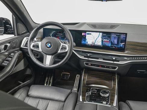 Used 2023 BMW X7 xDrive40i w/ Executive Package image 31