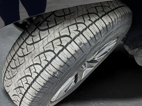 Used 2023 Chevrolet Suburban Z71 w/ Luxury Package image 31