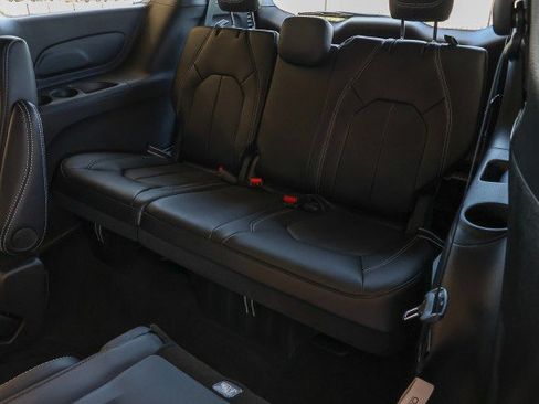 New 2026 Chrysler Pacifica Select FWD image 29