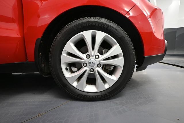 Used 2014 Kia Soul + w/ Primo Package FWD image 11