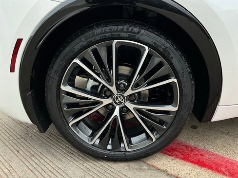 New 2026 Toyota Prius XLE image 9