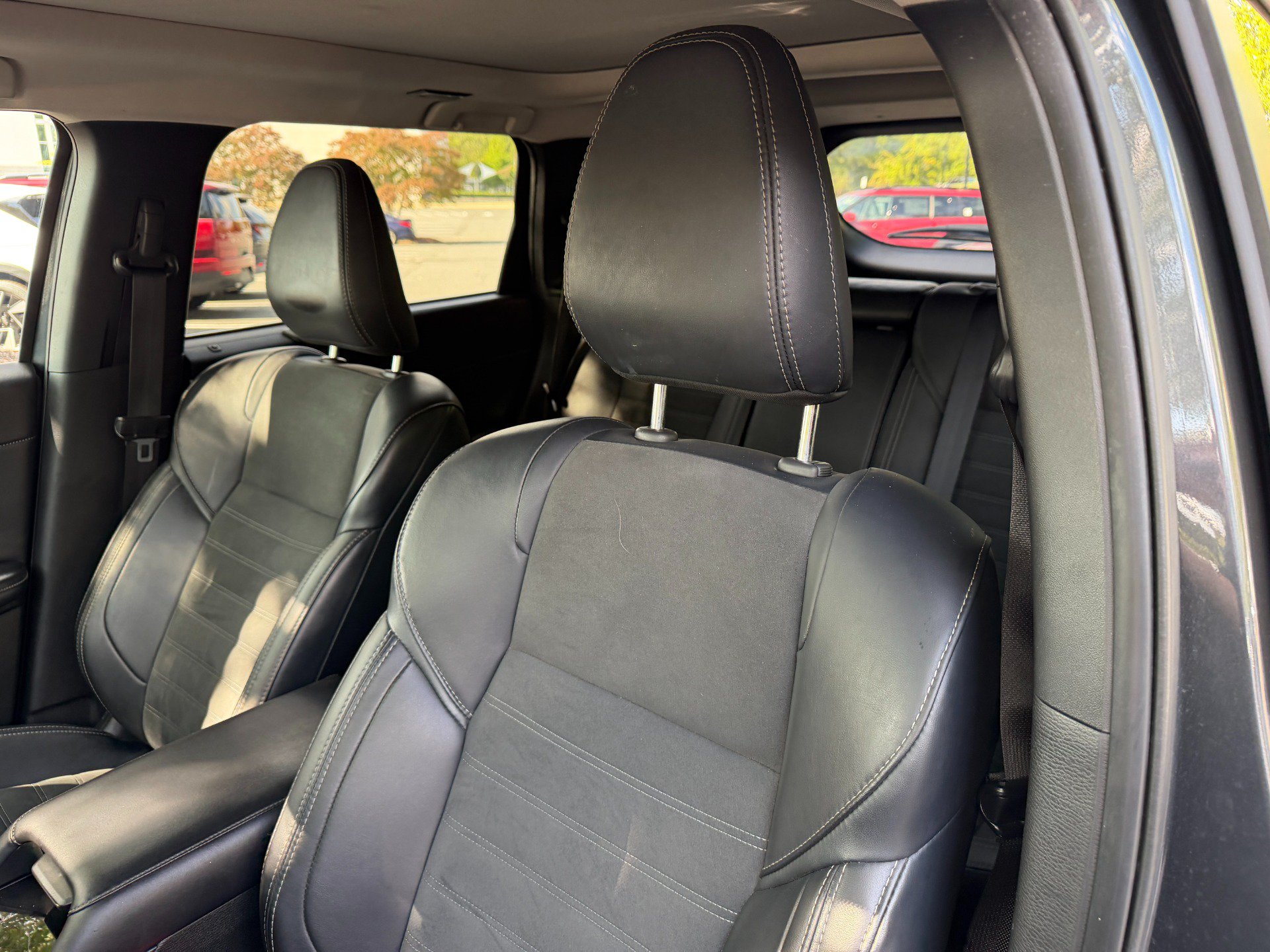 Used 2025 Mitsubishi Outlander SE FWD image 30