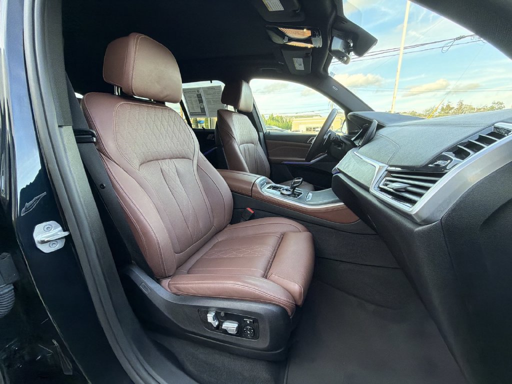 Used 2022 BMW X5 M50i w/ Executive Package AWD/4WD image 22