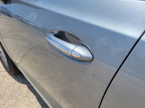 Used 2024 Buick Enclave Premium image 11