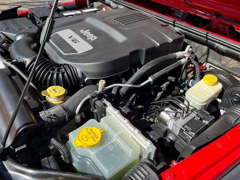 Used 2015 Jeep Wrangler Unlimited Sport w/ Quick Order Package 24S image 27