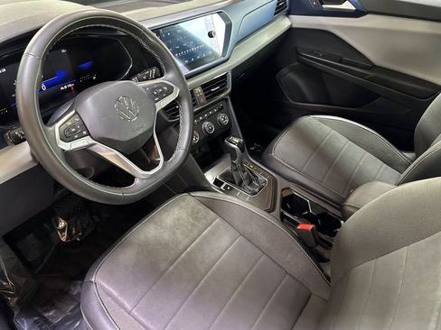 Used 2022 Volkswagen Taos SE image 4