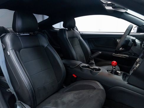 Used 2018 Ford Mustang Shelby GT350 w/ Convenience Package image 17