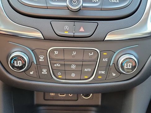 Certified 2024 Chevrolet Equinox LT FWD image 32
