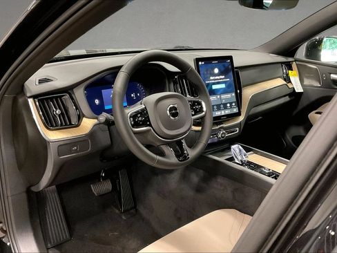 New 2027 Volvo XC60 B5 Plus AWD/4WD image 7