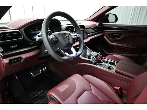 Used 2025 Lamborghini Urus SE image 16